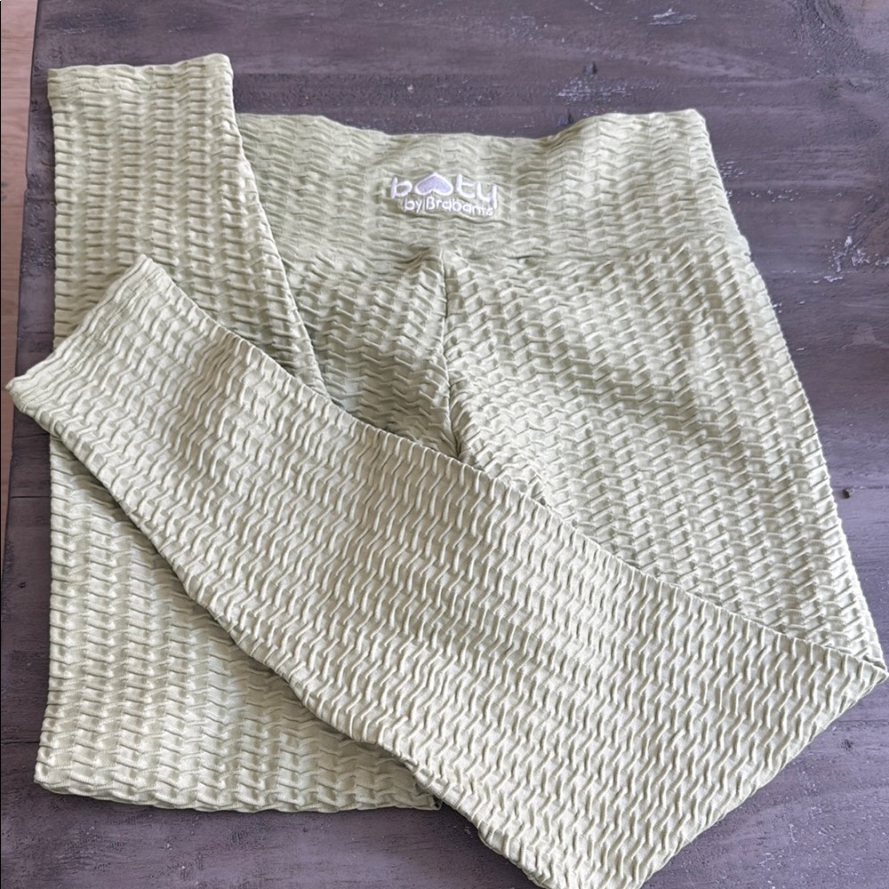 Booty by Brabants Textured Leggings in Light Green
